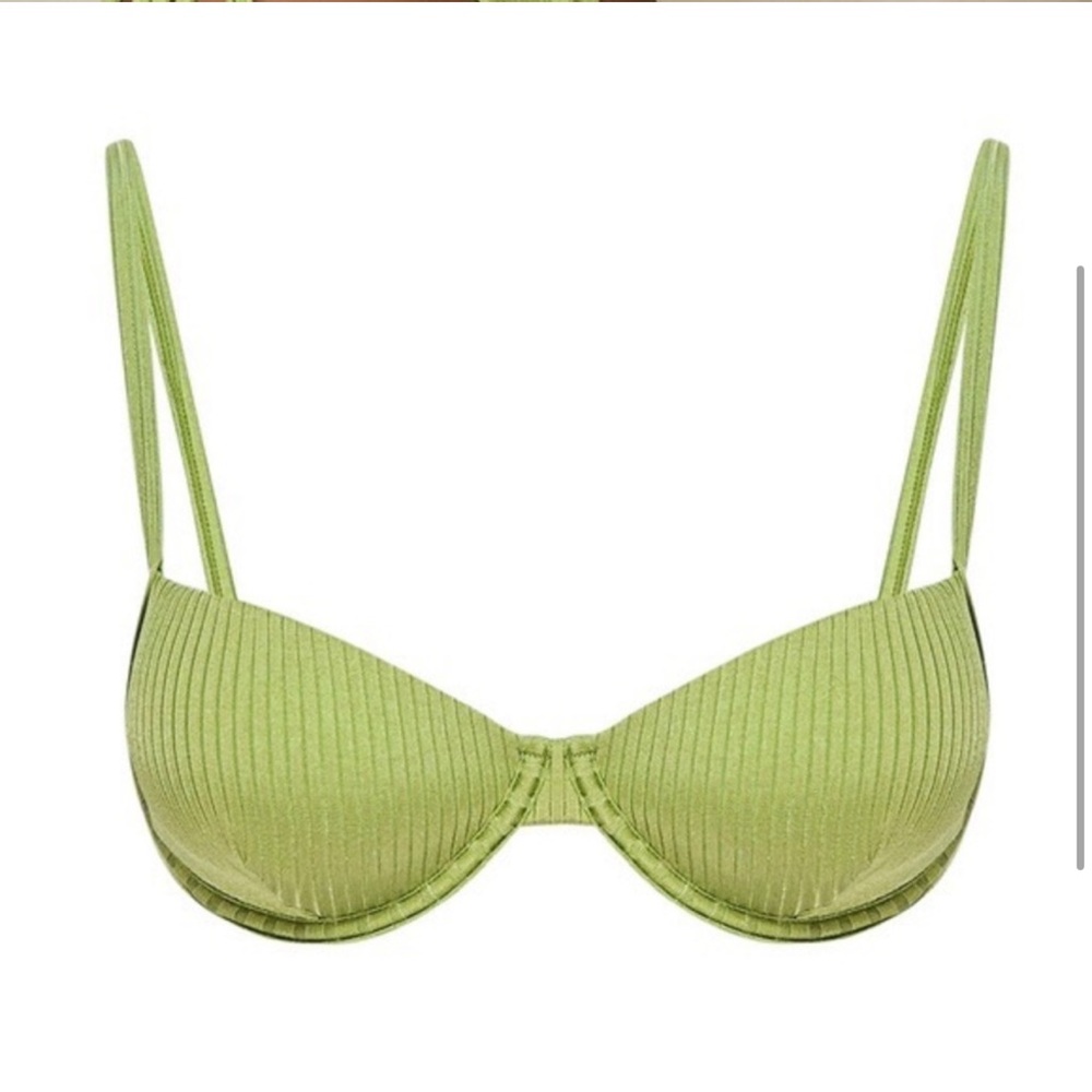 Monday Swimwear | Capri Top | Pear Wide Rib | Medium | Green | Key Lime